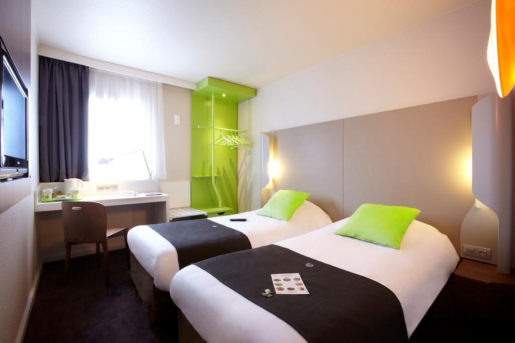 Hotel Campanile Poitiers - Site Du Futuroscope Chasseneuil-du-Poitou Esterno foto