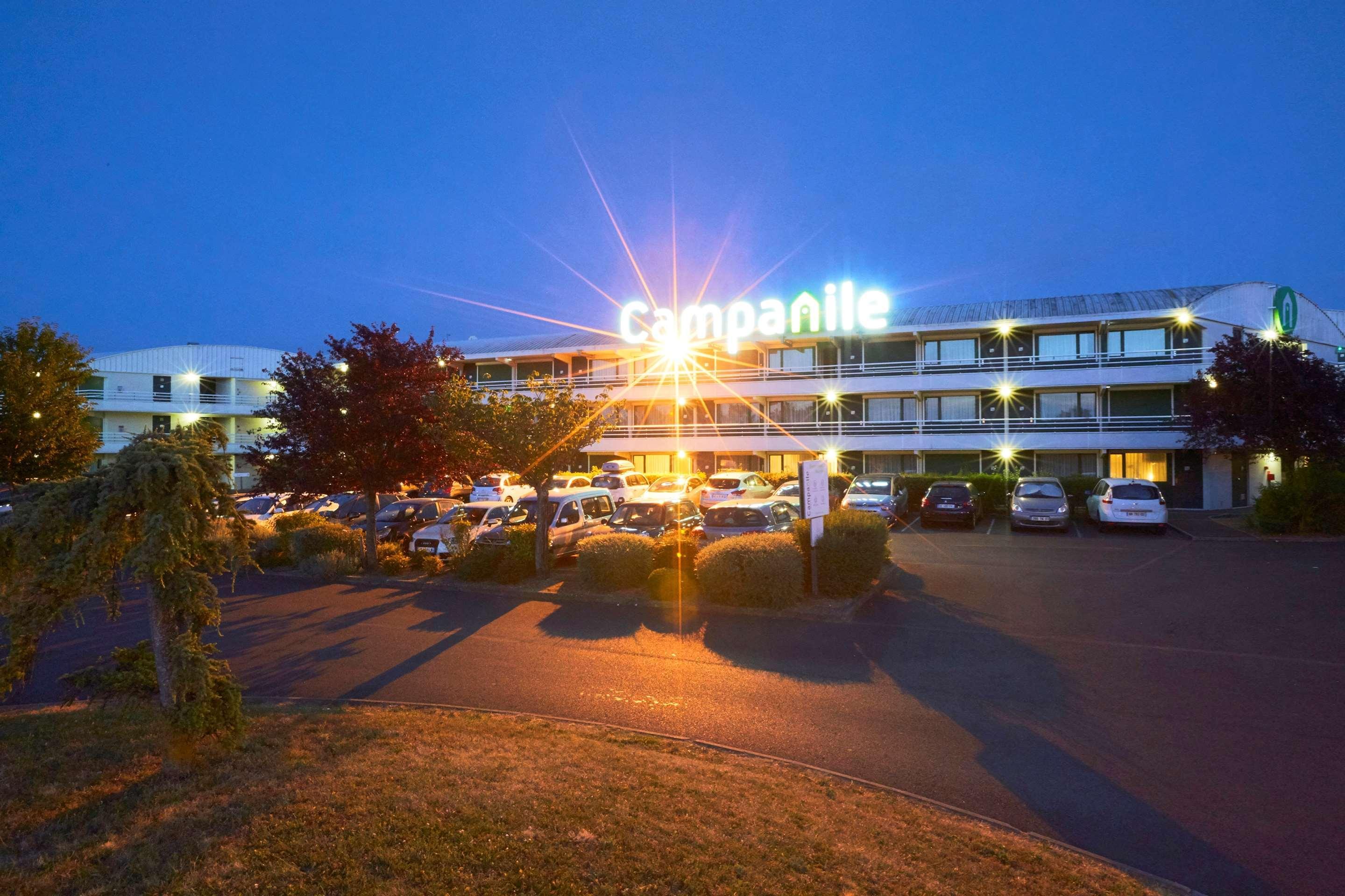 Hotel Campanile Poitiers - Site Du Futuroscope Chasseneuil-du-Poitou Esterno foto